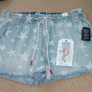 NWT REGENERATION CELEBRITY PINK Starry Light Blue Jean Shorts